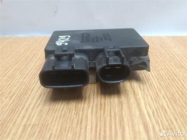 Блок управления вентилятором toyota Corolla E15