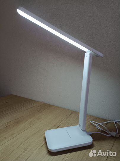 Настольная LED лампа
