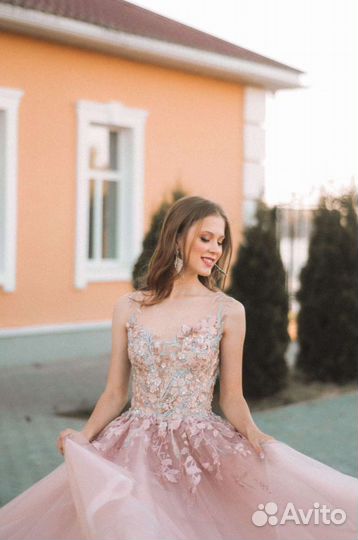 Вечернее платье