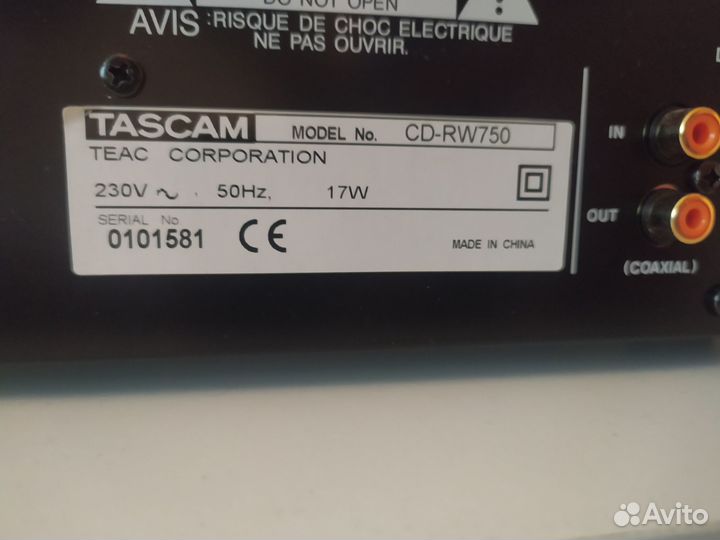 Проигрыватель и рекордер Tascam cd rw750