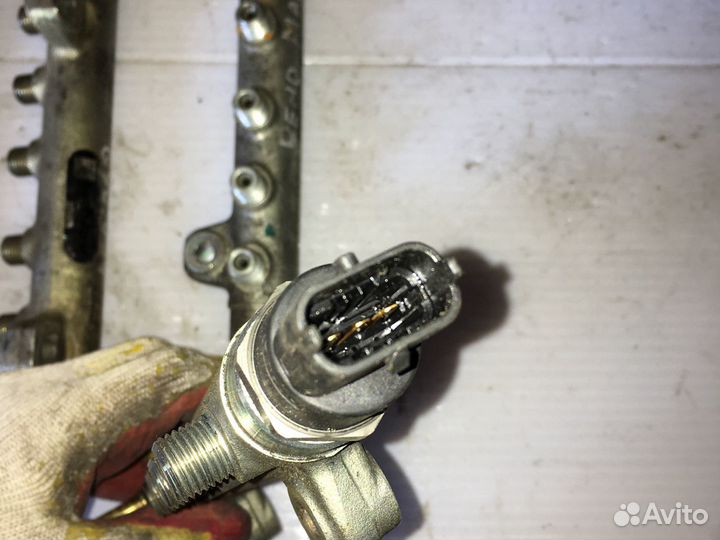 Топливная Рампа Renault 0445214042