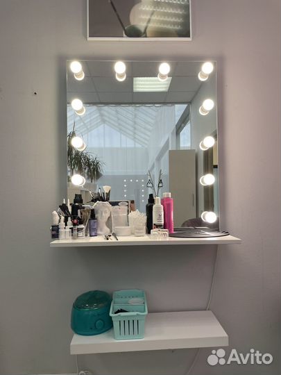 Гримерное зеркало с подсветкой