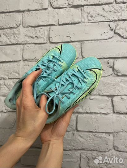 Детские футбольные бутсы nike 22,5 см