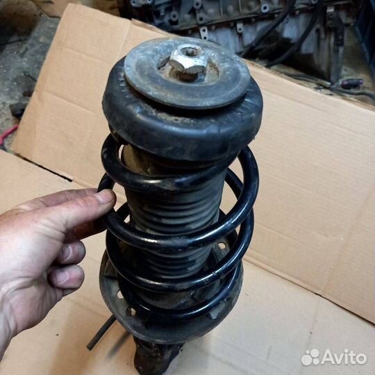 Амортизатор передний правый Chevrolet Cruze 2012