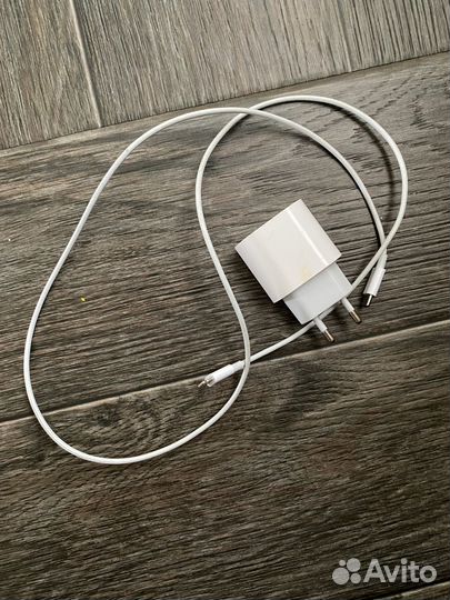 Зарядка на iPhone 20w оригинальная