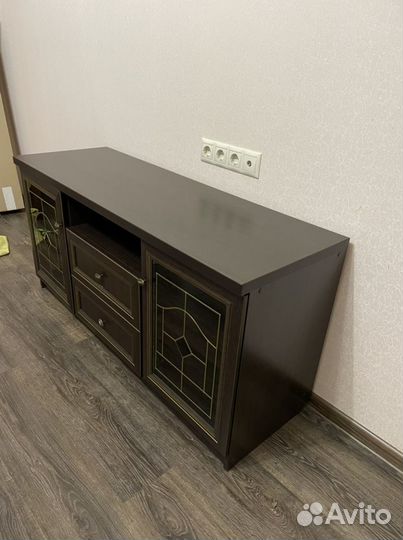 Тумба под телевизор из массива