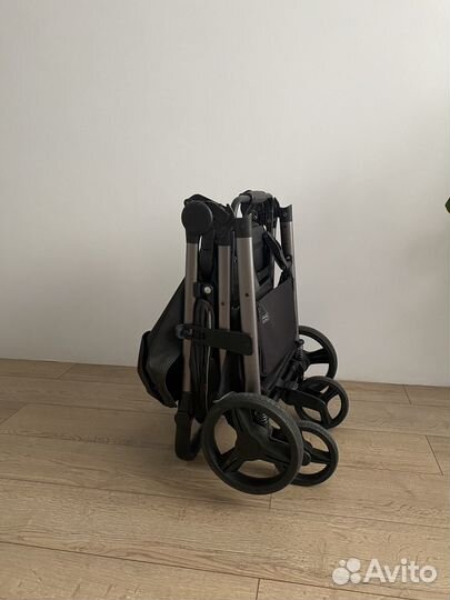 Прогулочная коляска carrello bravo plus