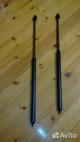 Амортизаторы капота на Mercedes C203 W203