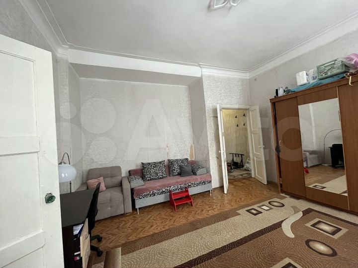 3-к. квартира, 84,3 м², 1/3 эт.