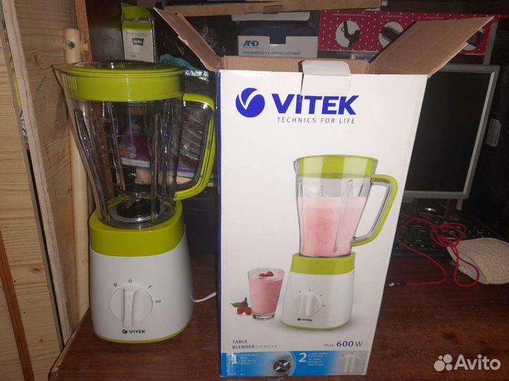 Блендер с чашей vitek