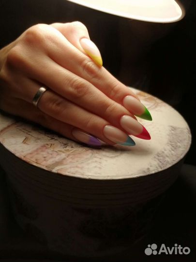 Маникюр педикюр