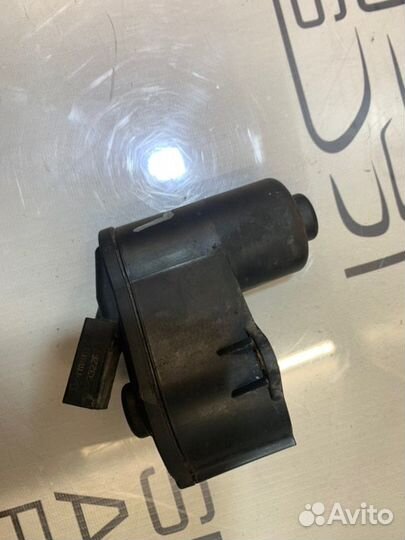 Мотор стояночного тормоза Volkswagen Passat B6 2.0