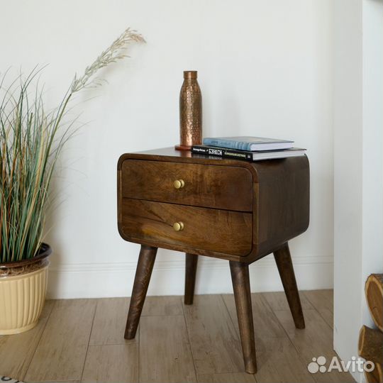 Тумба коричневая прикроватная с ящиками из дерева