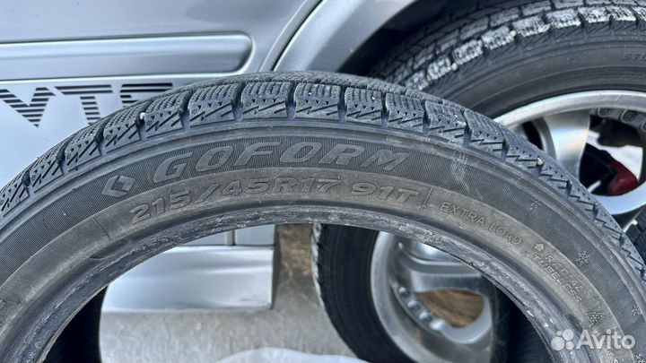 Goform W705 215/45 R17 91T