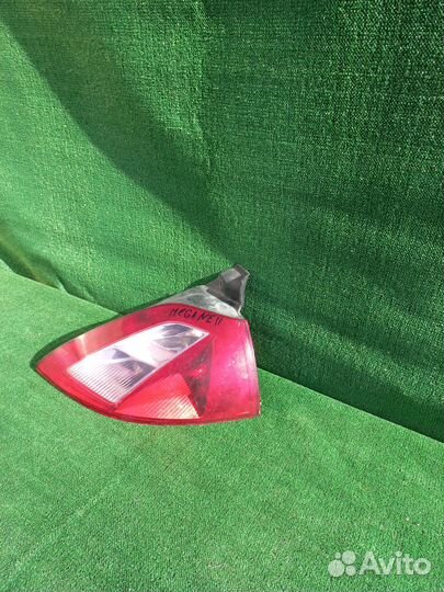 Фонарь правый renault megane 2 хетчбэк
