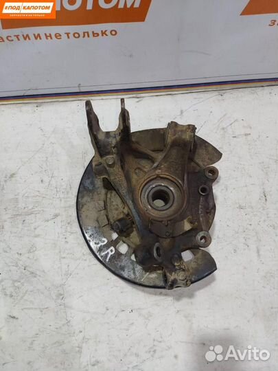 Кулак задний правый Volkswagen Touareg 2003