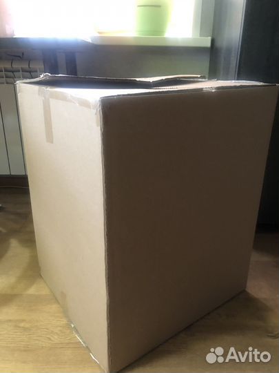 Картонная коробка большая