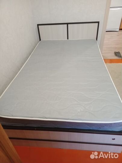 Кровать двухспальная; матрас;диван