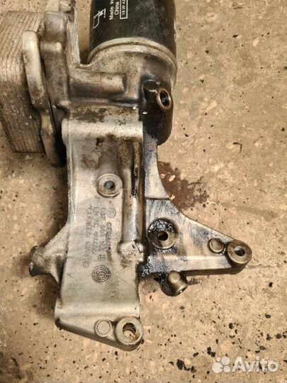 Кронштейн масляного фильтра Skoda Yeti cbzb 2011