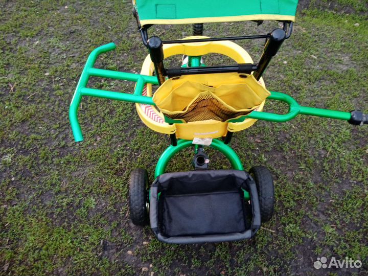 Детский трехколесный велосипед б/у