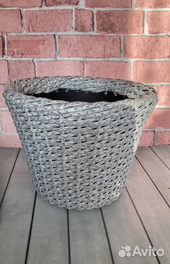 Кашпо плетенное