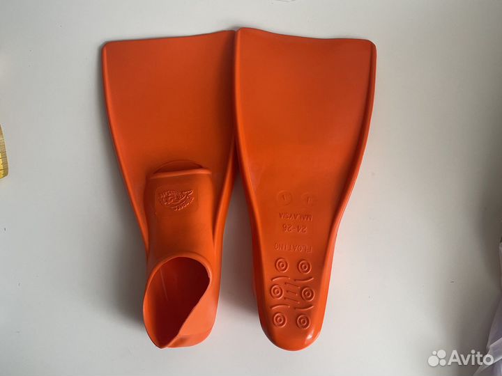 Детский жилет для плавания и ласты