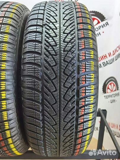 Goodyear UltraGrip 8 215/60 R16