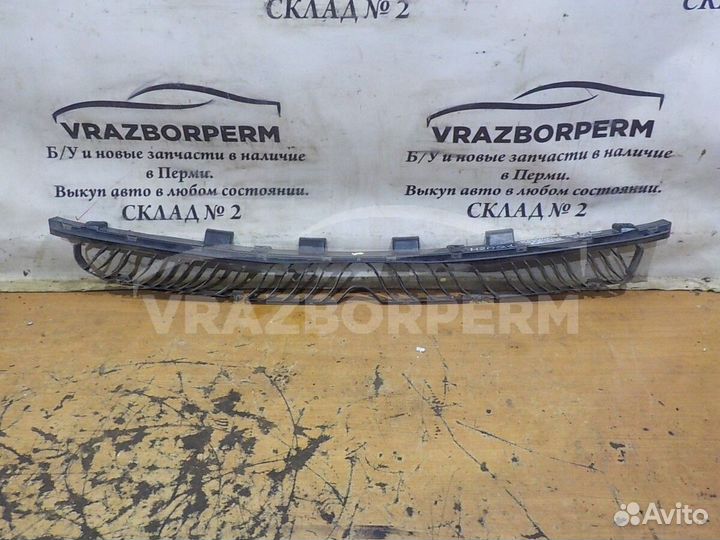 Кронштейн бампера заднего центарльный VW Touareg