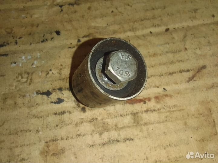 Промежуточный ролик грм 1.8 ARG VW Passat B5