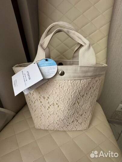 Белая кружевная сумка