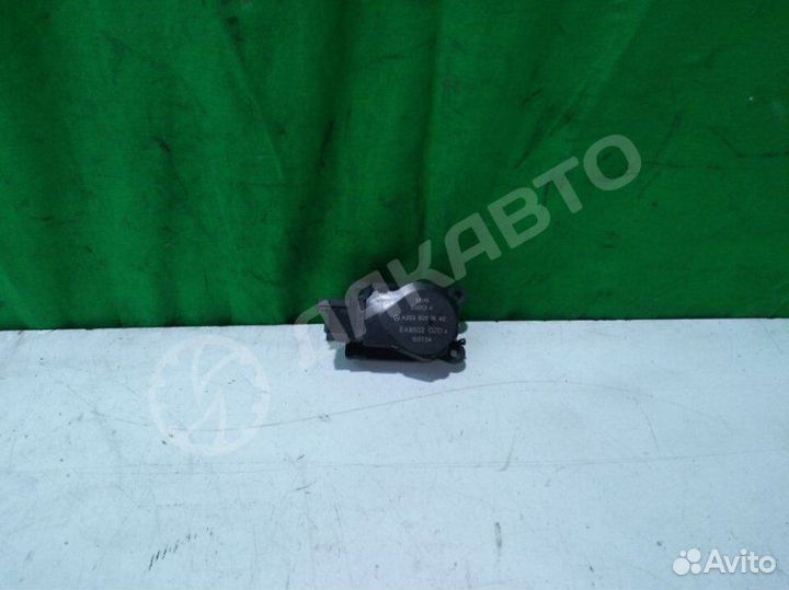 Моторчик заслонки отопителя Mercedes-Benz C W203