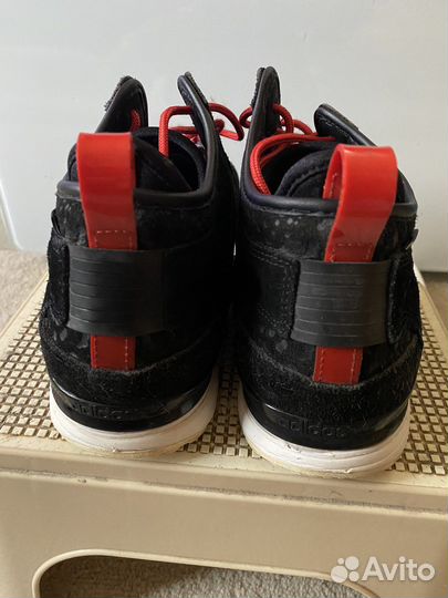Кроссовки Adidas primaloft