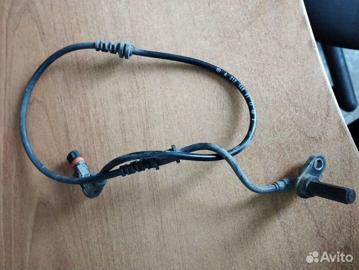 Датчик ABS Mercedes W204 W212 C207 CLS 218