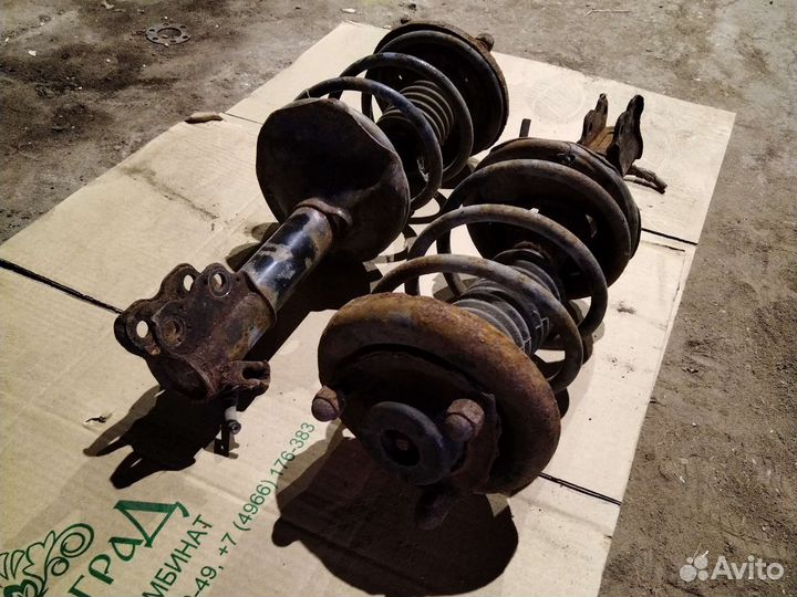 Стойки передние Ниссан Максима а32 3.0