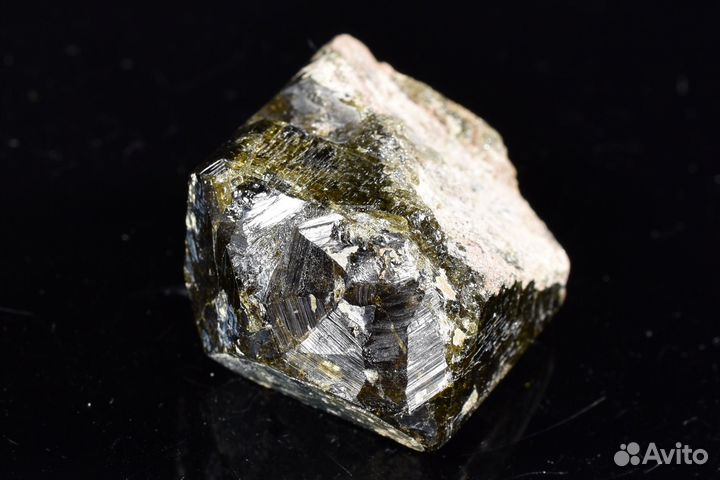 Кристалл. Вилуит (везувиан). Лот №272