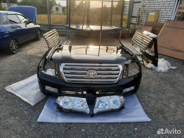 Задние фонари (комплект ) Toyota Land Cruiser 200