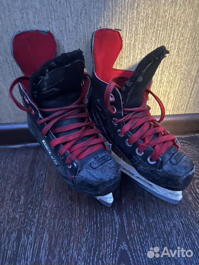 Хоккейные коньки bauer