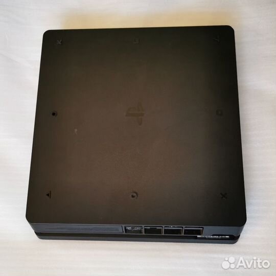 PS4 Slim 1TB + игра