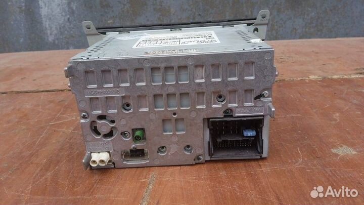 Магнитола Audi A4 B8 2.0 2009