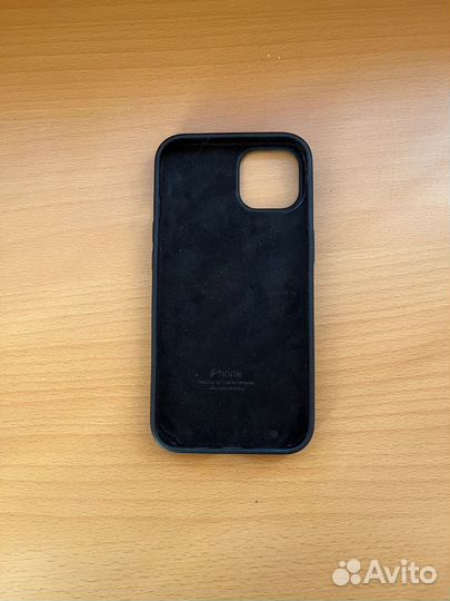 Чехол на iPhone 13
