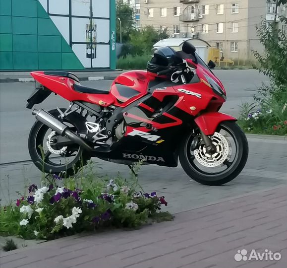 Мотоцикл спорт Honda cbr600 f4i
