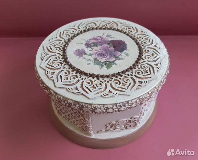 Деревяннная шкатулка ручной работы