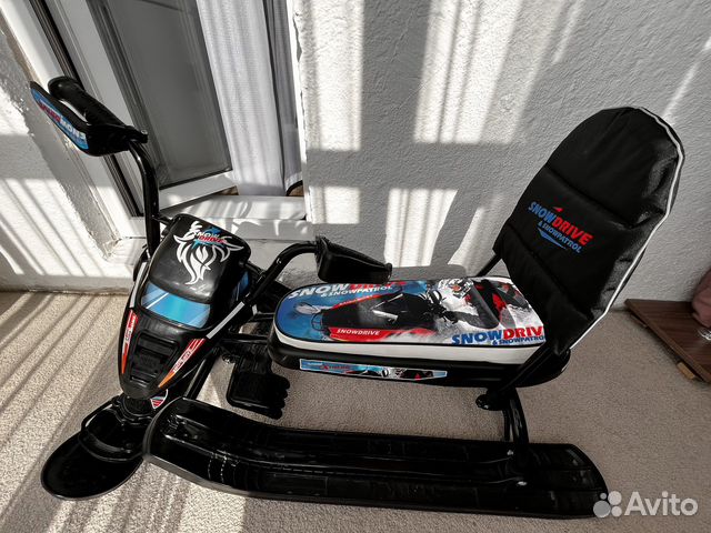 Детский снегокат со спинкой