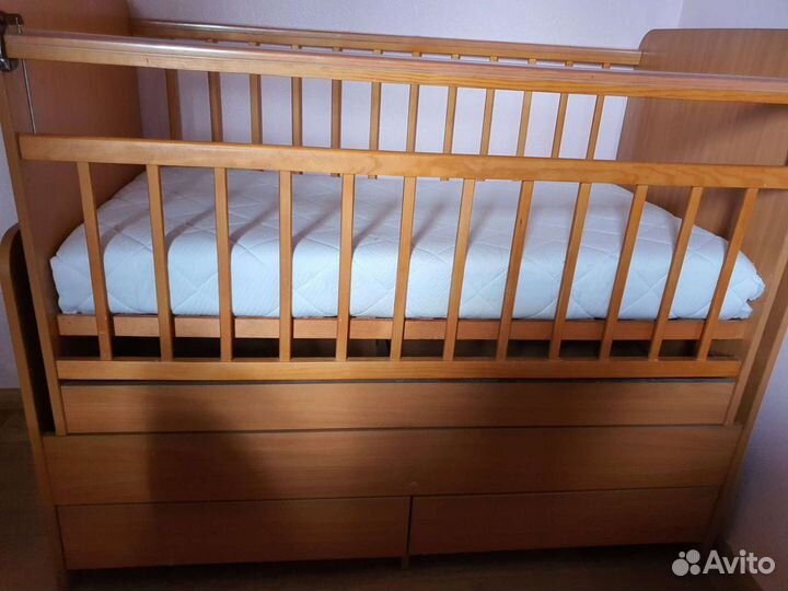 Детская кроватка трансформер с маятником