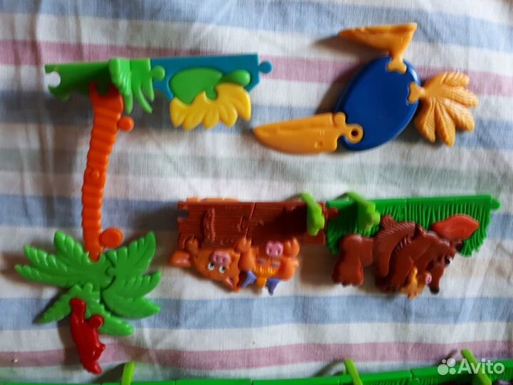 11 пазлов из киндер- сюрпризов