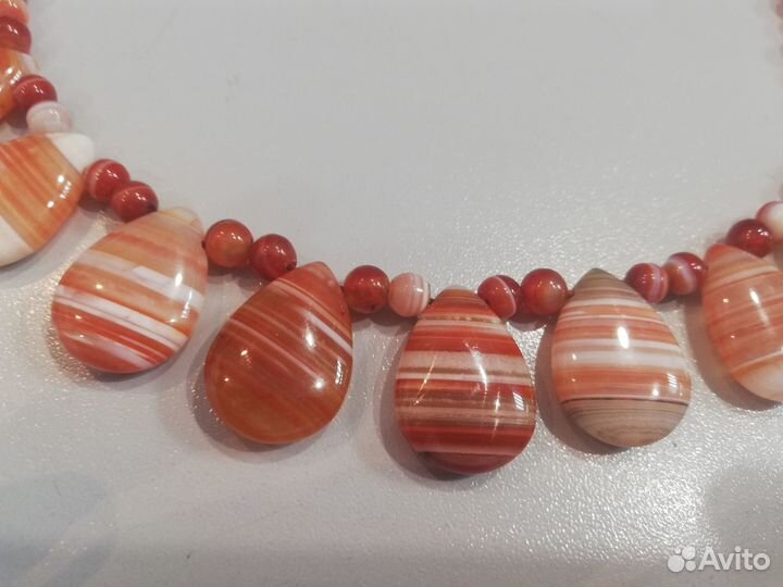 Колье из полосатого агата