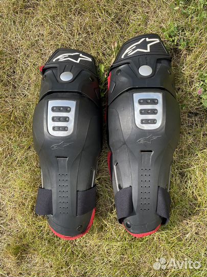 Мотонаколенники шарнирные Alpinestars Bionic