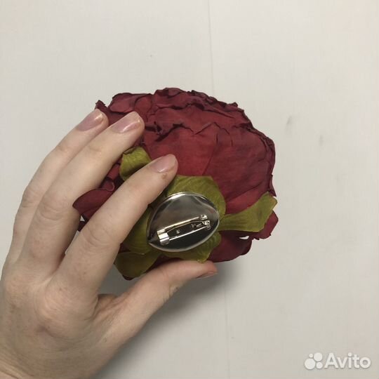 Брошь цветок