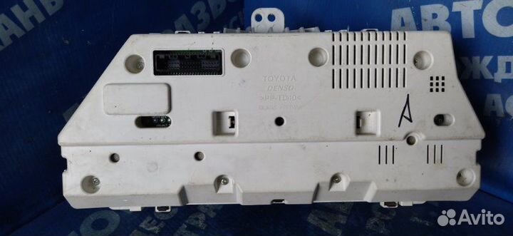 Панель приборов Toyota Matrix кроссовер 2AZ-FE