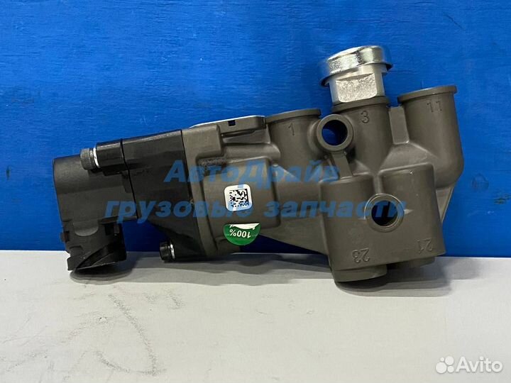 Кран подъема оси полуприцепа Шмитц